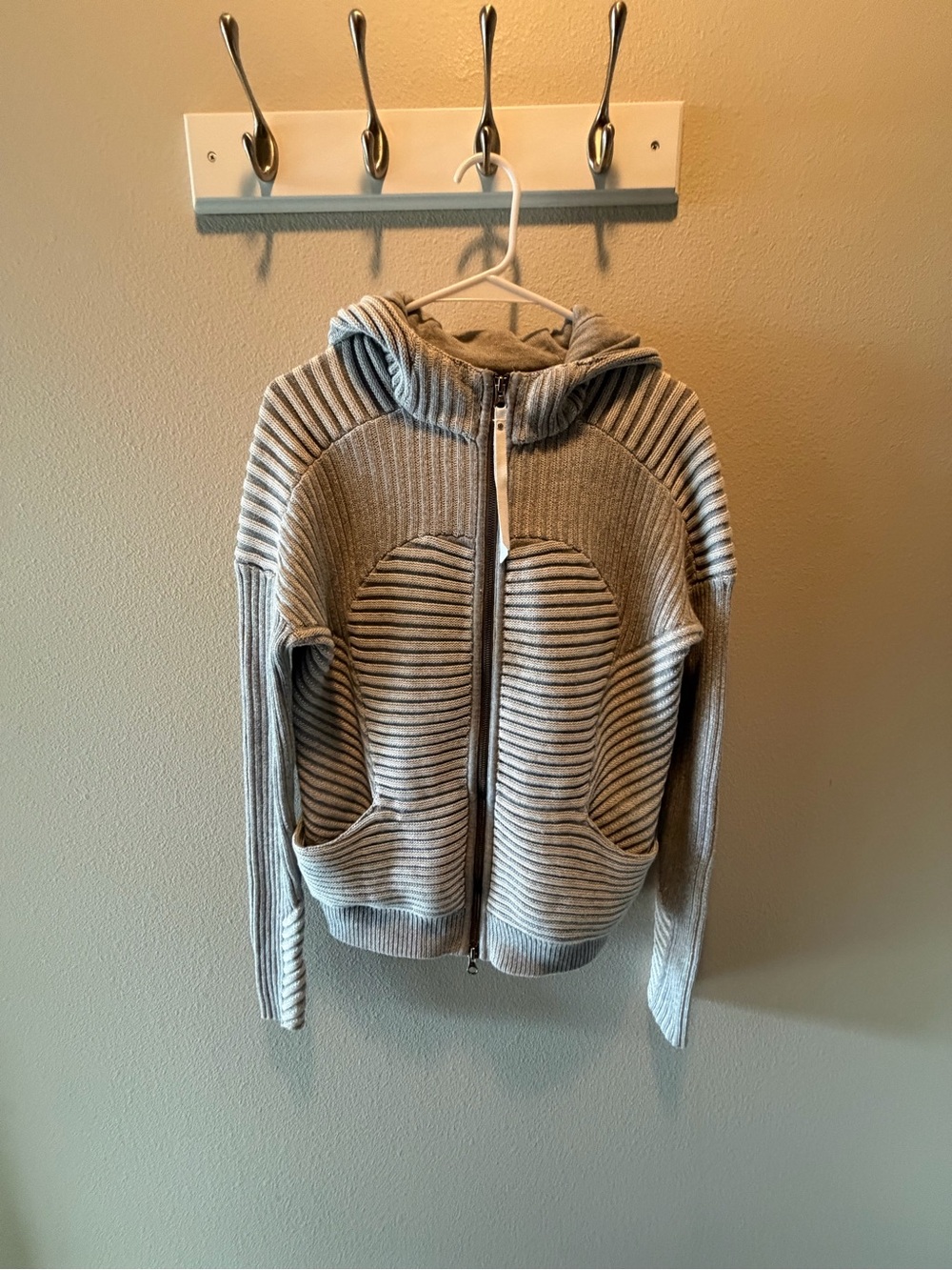 Lululemon embrace full zip P2P 22